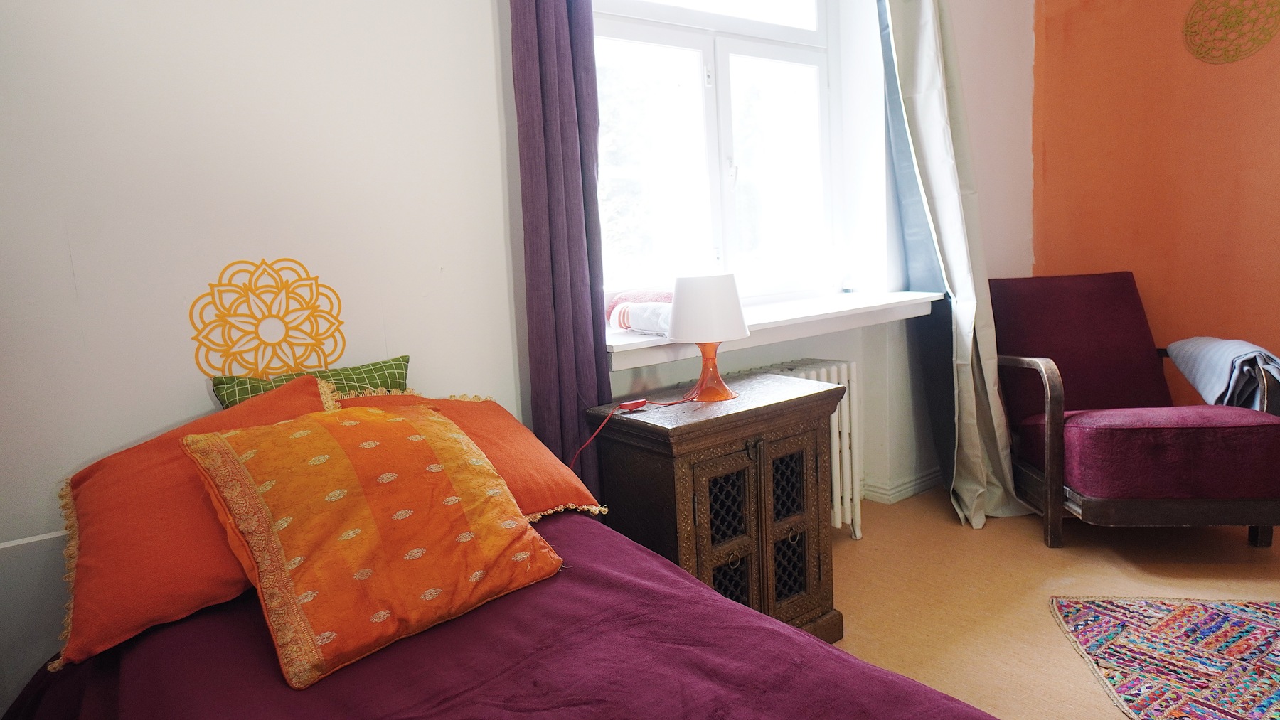 Nomad Orange Bedroom - Close