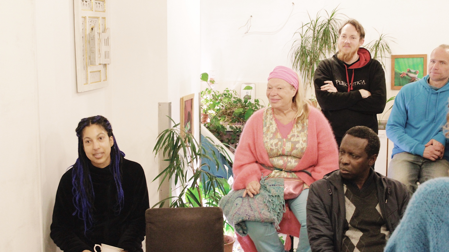 Residents of Hub Feenix